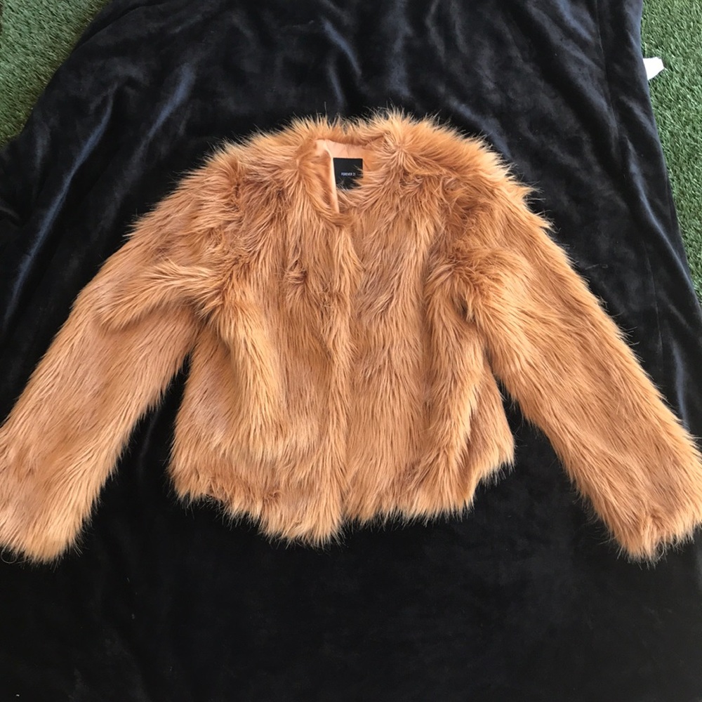 Forever 21 super soft faux fur slipon jacket NWOT